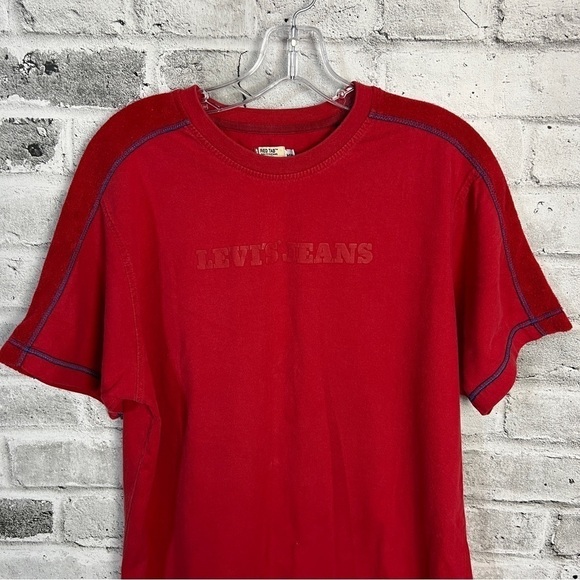 Levi’s Jeans Y2K Red Tab Relaxed Fit Red Graphic Short Sleeve T-Shirt - Picture 3 of 13